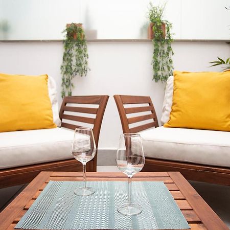 Apartamentos Bajeles Sevilla Urban Seville Exterior photo