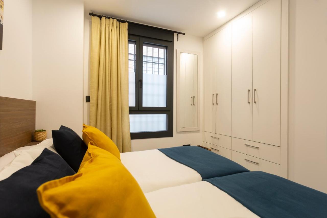 Apartamentos Bajeles Sevilla Urban Seville Exterior photo