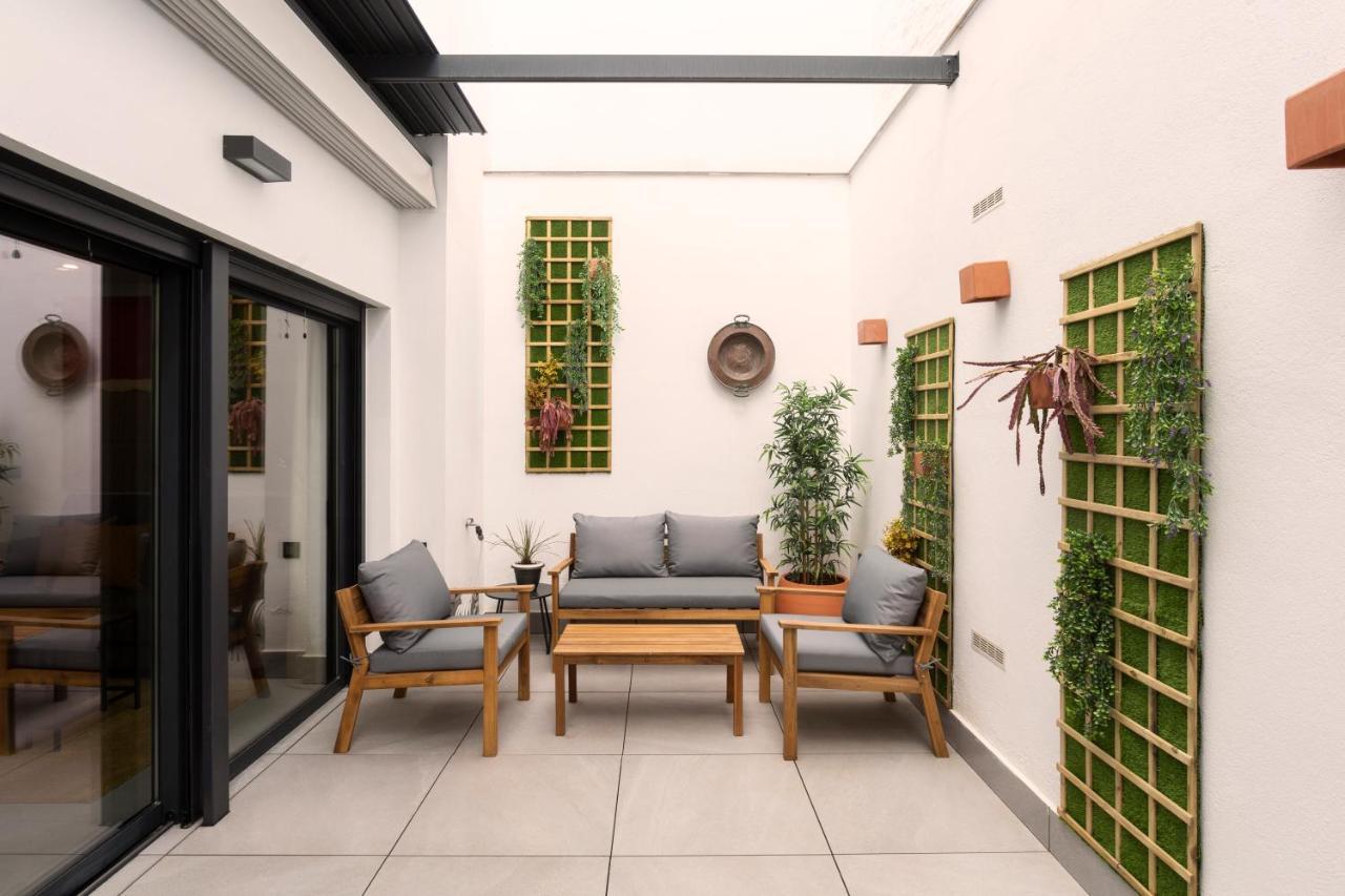 Apartamentos Bajeles Sevilla Urban Seville Exterior photo