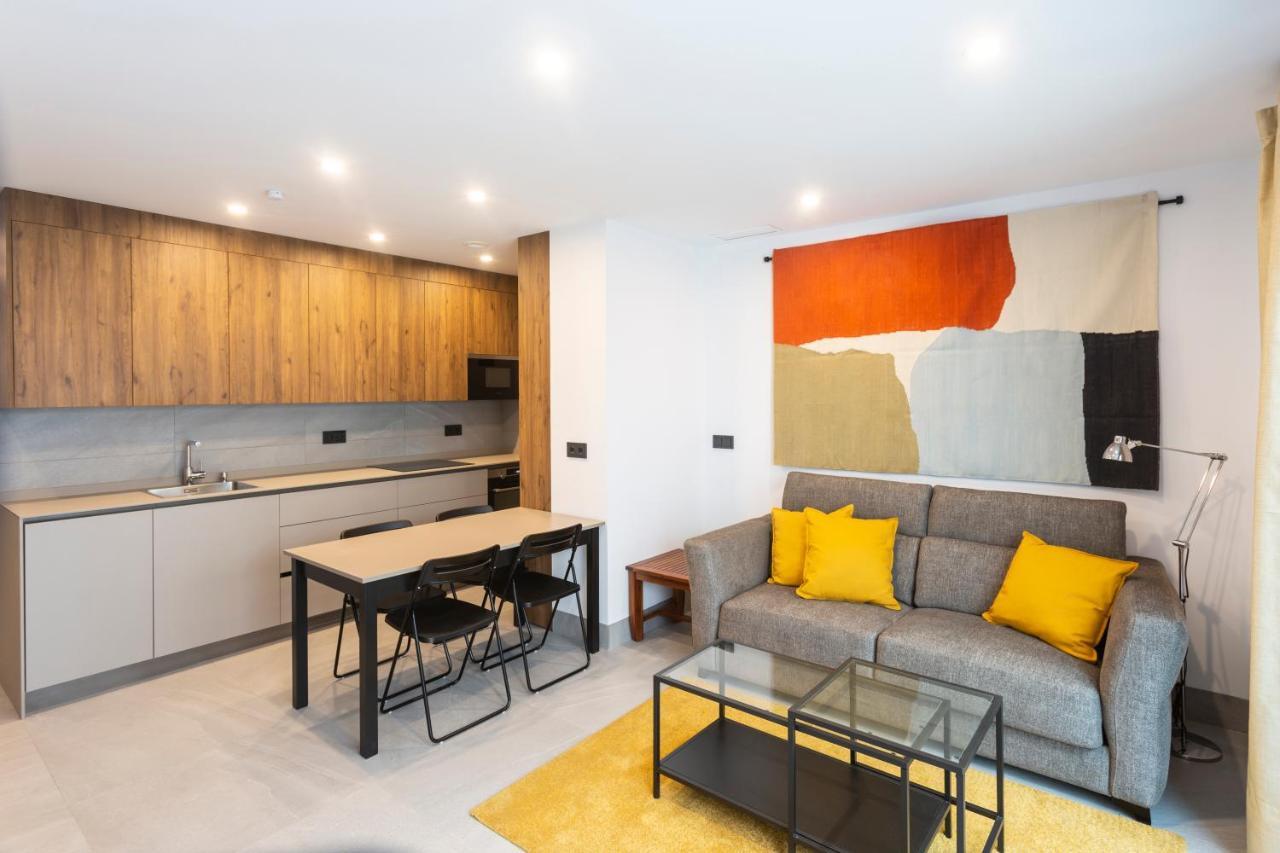 Apartamentos Bajeles Sevilla Urban Seville Exterior photo