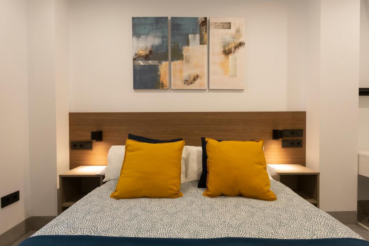 Apartamentos Bajeles Sevilla Urban Seville Exterior photo