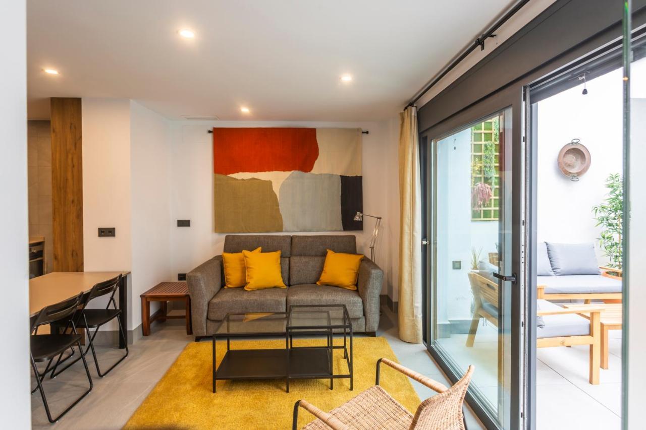 Apartamentos Bajeles Sevilla Urban Seville Exterior photo