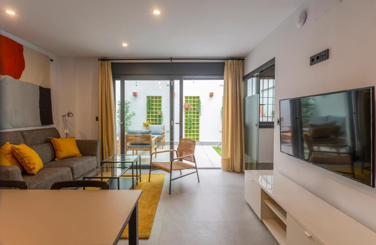 Apartamentos Bajeles Sevilla Urban Seville Exterior photo
