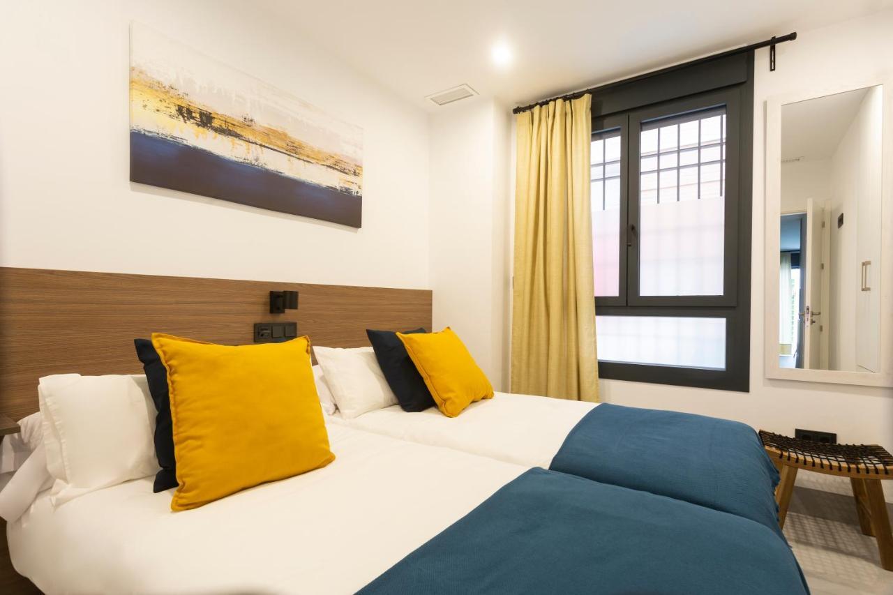 Apartamentos Bajeles Sevilla Urban Seville Exterior photo