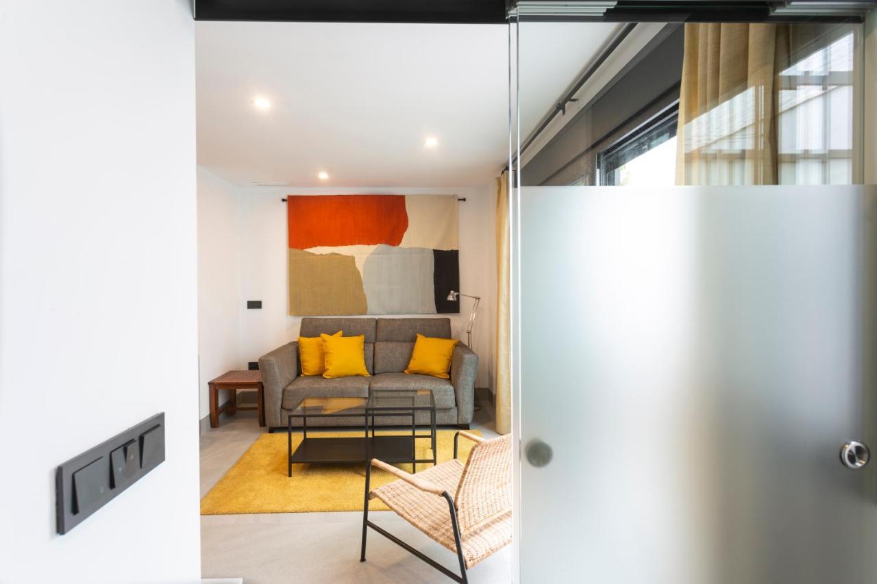 Apartamentos Bajeles Sevilla Urban Seville Exterior photo
