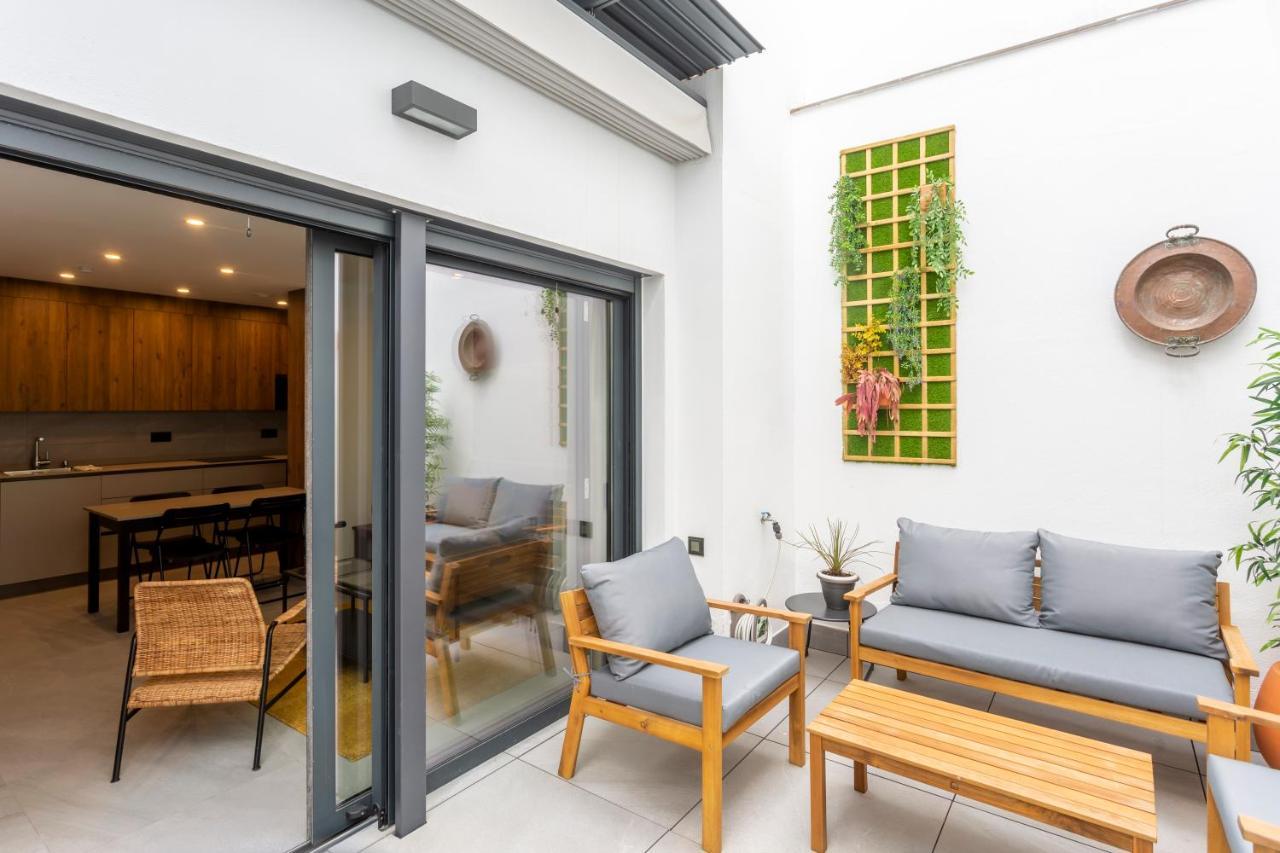 Apartamentos Bajeles Sevilla Urban Seville Exterior photo