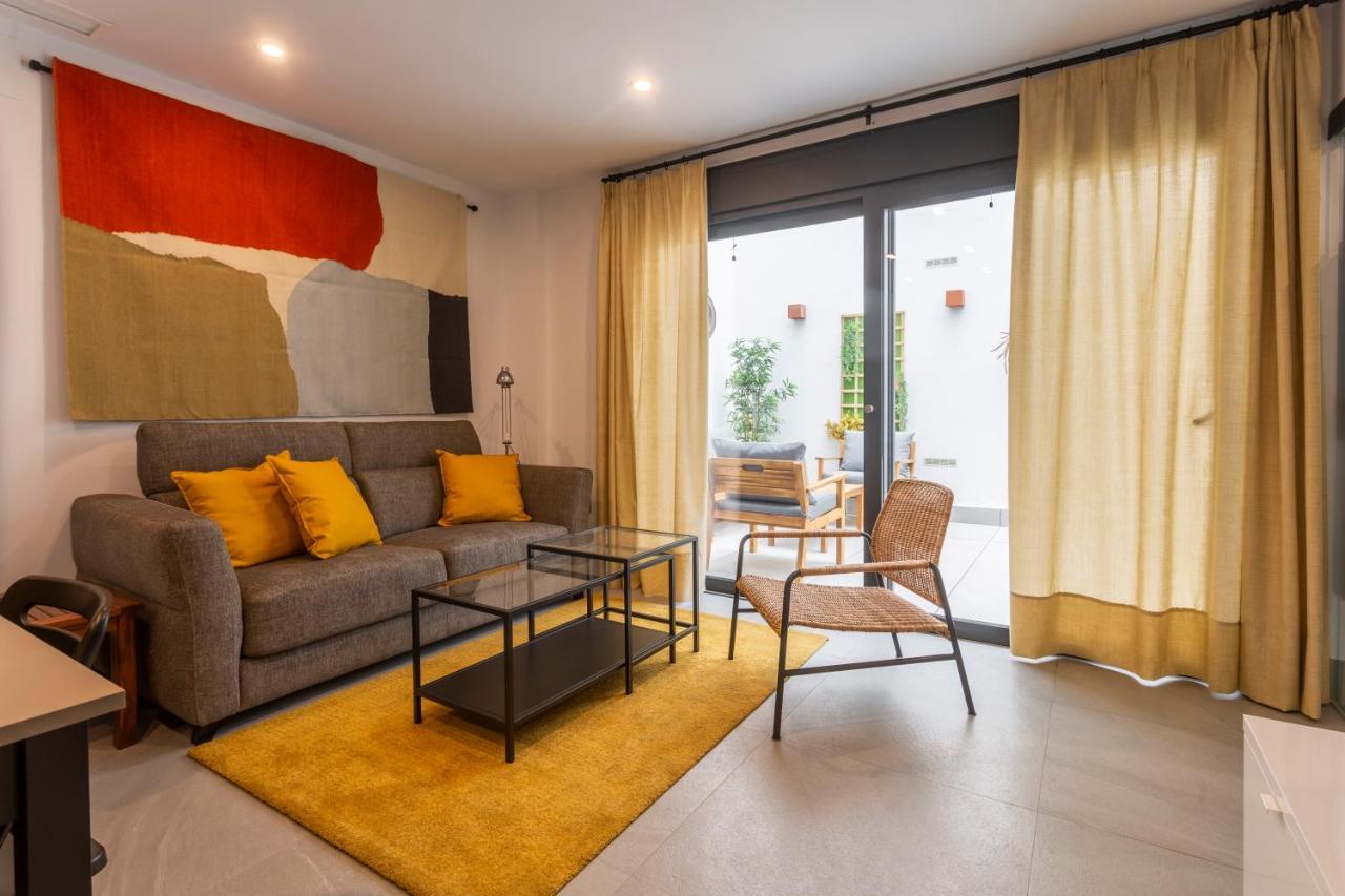 Apartamentos Bajeles Sevilla Urban Seville Exterior photo
