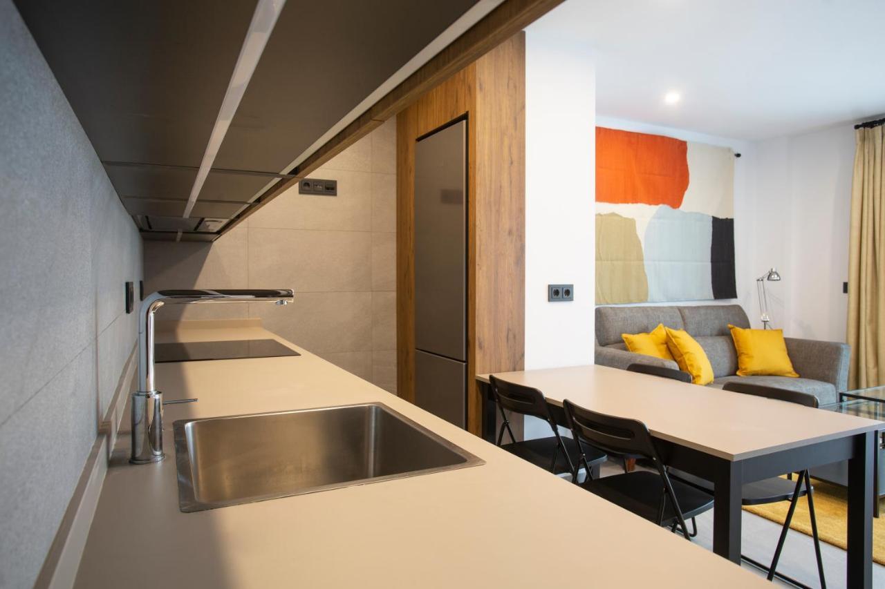 Apartamentos Bajeles Sevilla Urban Seville Exterior photo