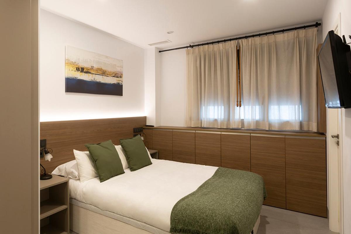 Apartamentos Bajeles Sevilla Urban Seville Exterior photo
