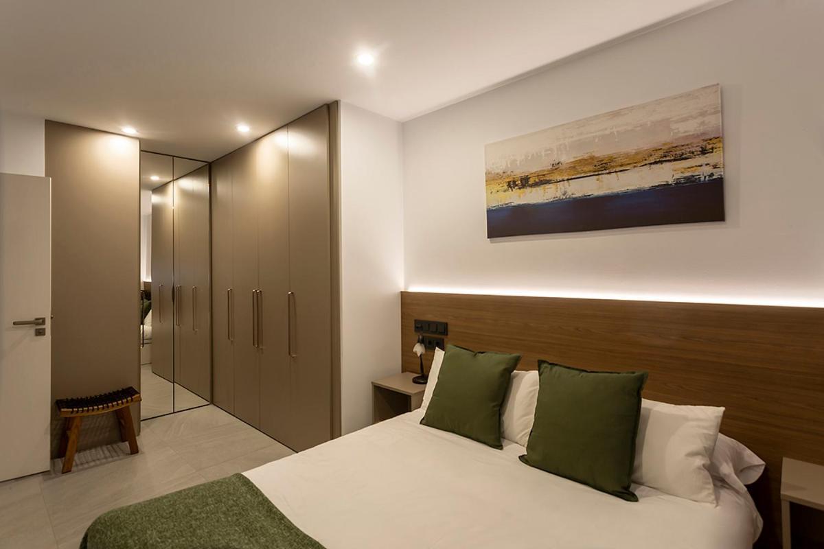 Apartamentos Bajeles Sevilla Urban Seville Exterior photo
